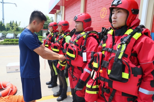 招远消防全力迎战“烟花”